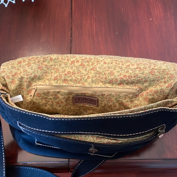 Stylish Black Men's Messenger Bag - Picture 3 of 4